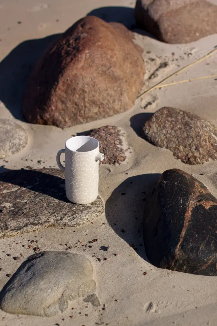 Kira Ni working with clay in her Baltic Sea studio